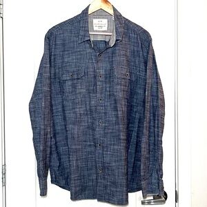 Weatherproof Vintage Men’s XL Blue Distressed Chambray Button Down